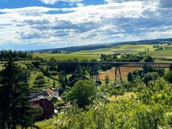 Die Strecke führt über 25 Kilometer von Blumberg-Zollhaus nach Weizen über vier Brücken und durch sechs Tunnel, durch das wunderschöne Wutachtal.