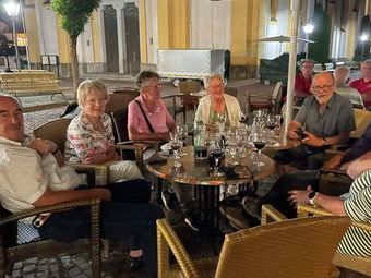 Dann war der Regen und das Gewitter verzogen und uns zogs in den nächsten Biergarten. 