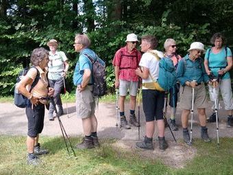 und alle waren zufrieden und gut gelaunt unterwegs zum Wasserfall.