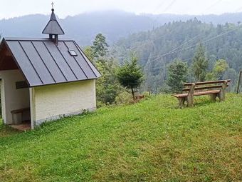 Die Schlangenkapelle über dem Attental wurde zum Dank für die HIlfe von Oben gegen eine Schlangenplage im 17. Jahrhundert gebaut.