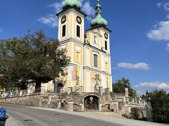 Die Schlosskirche in Donaueschingen. Die Doppeltürme sind das Wahrzeichen der Stadt