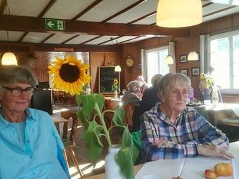 Gemütlich bei Kaffee und Kuchen im Gasthaus Himmelreich.