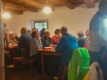 Unsere Belohnung, in der Ferme Auberge du Felsach gabs Köstliches zu essen und trinken. Wir danken Regina und Rudolf für die ausgesprochen tolle Tour im Elsass.